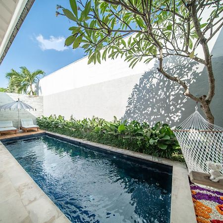 Astera Villa Seminyak Exteriör bild