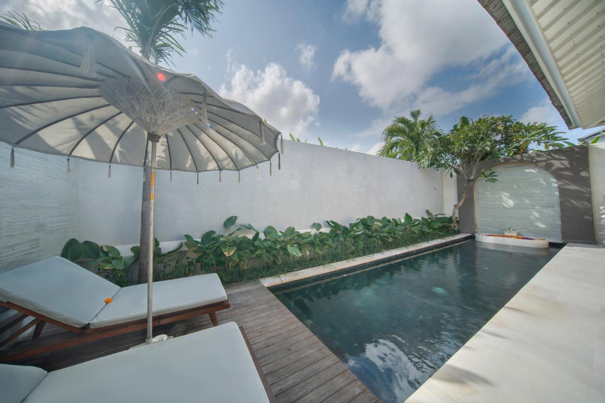 Astera Villa Seminyak Exteriör bild
